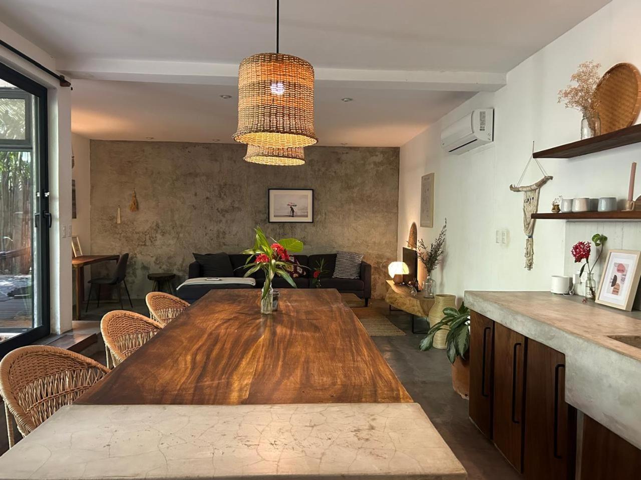 Swell Hotel